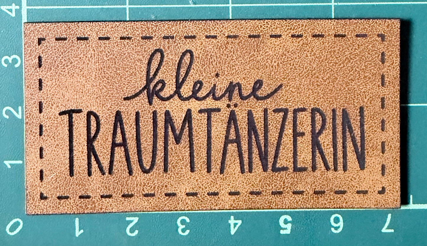 Kunstleder-Patch „kleine TRAUMTÄNZERIN“ – zum Aufnähen