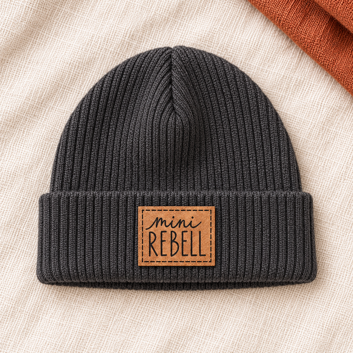 Kunstleder-Patch „Mini REBELL“ – zum Aufnähen